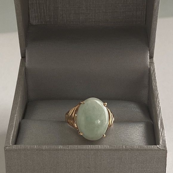 10K Real Gold - Jade Ring - Picture 4 of 16